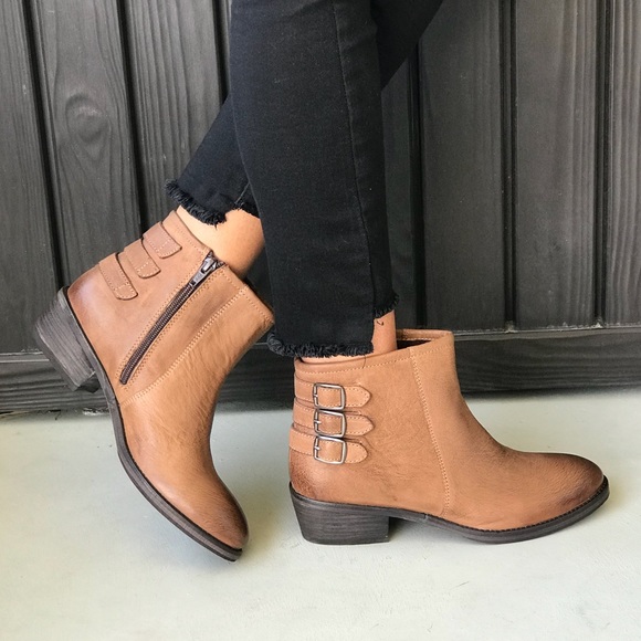 Urban Outfitters Shoes - Texas Cognac Leather Burnished Ankle Booties